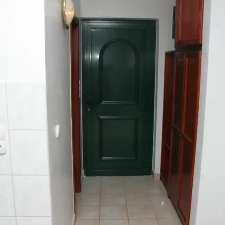 By The Sea - 3094 罗戈兹尼察